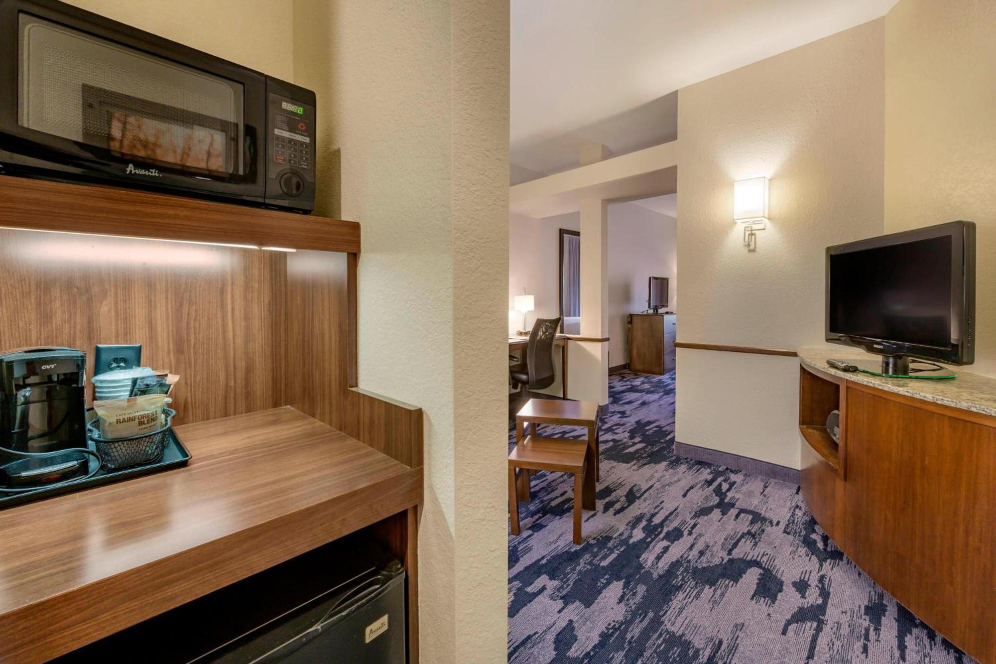 Fairfield Inn & Suites By Marriott Slippery Rock מראה חיצוני תמונה