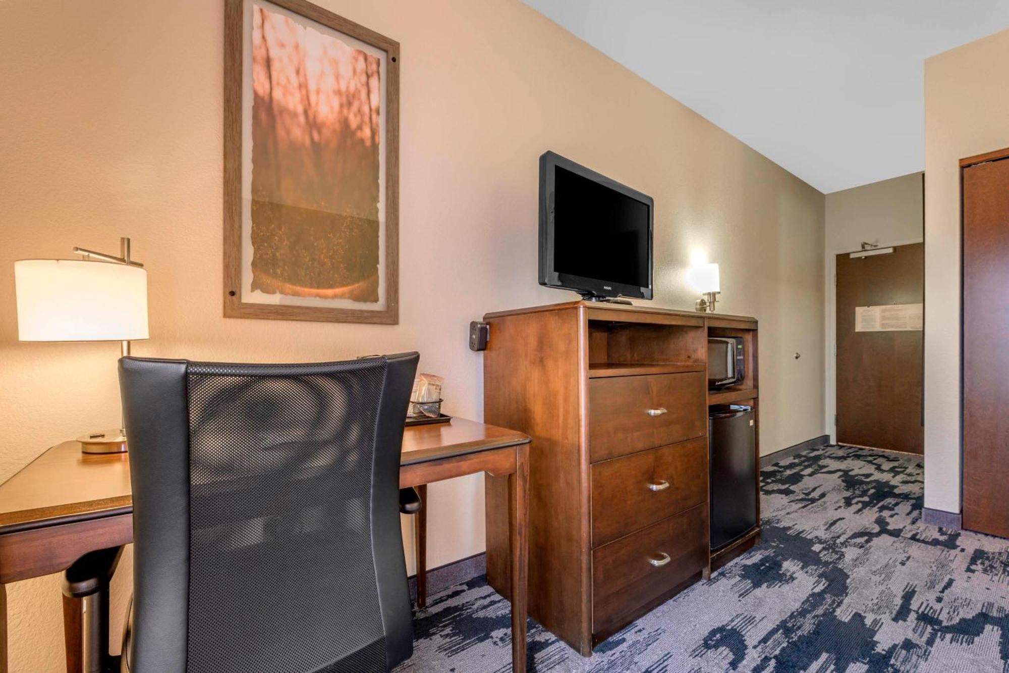 Fairfield Inn & Suites By Marriott Slippery Rock מראה חיצוני תמונה